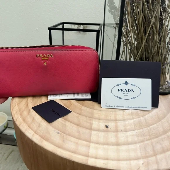 Prada Pink Women's Wallet
PRICED TO SELL - Picture 4 of 7